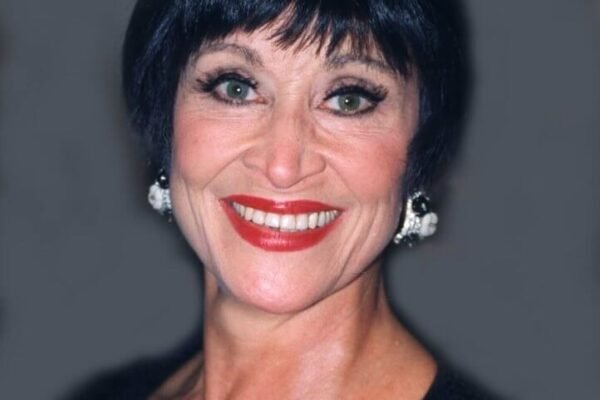 Das Erbe des legendären Broadway-Stars Chita Rivera lebt weiter. Entdecken Sie ihre bemerkenswerte Reise in großen Musicals und Hollywood-Filmen.